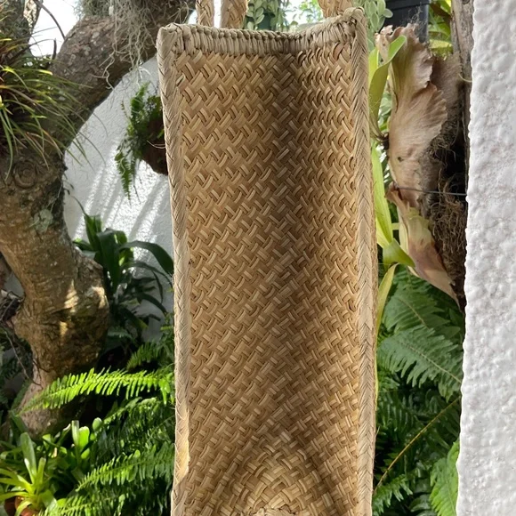 Lauhala Woven Large Hawaiian Bag - Picture 2 of 7